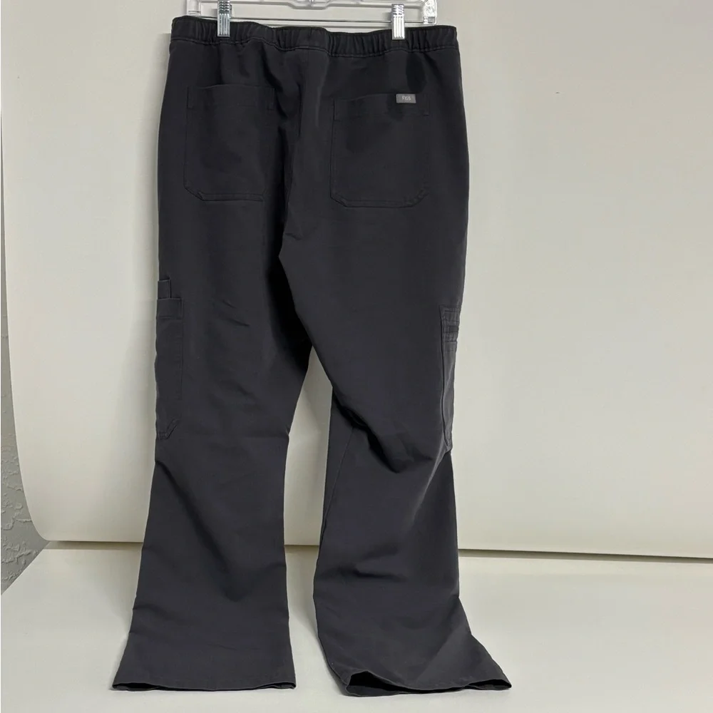 Figs men’s Cairo scrub pants size large